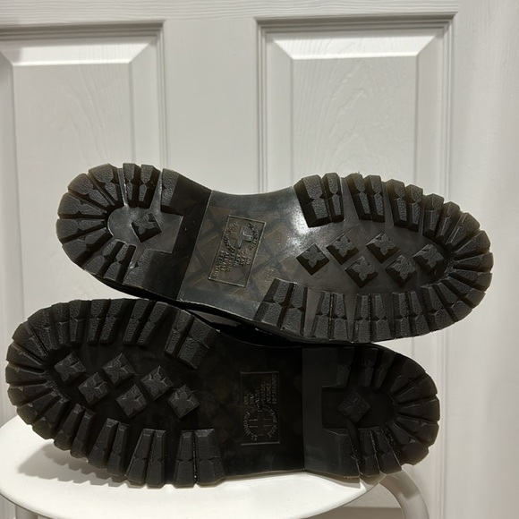 DR. MARTENS SINCLAIR PLATFORM BOOTS - Picture 8 of 15